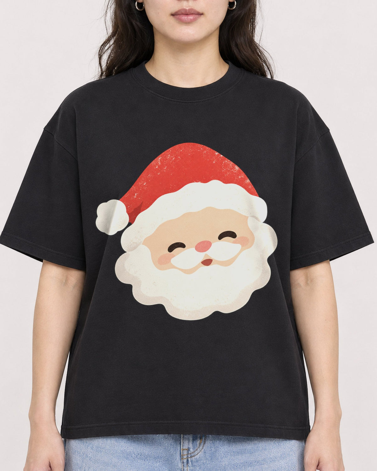 Mockup Boxy Heavyweight Tee Black female close-up 03