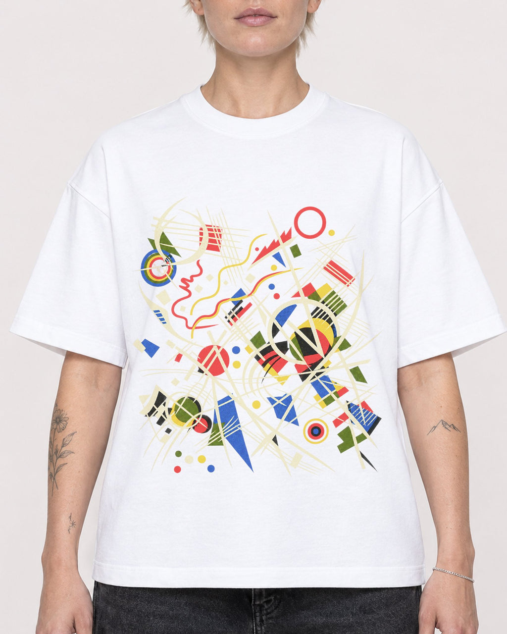 Mockup Boxy Heavyweight Tee White female close-up 48
