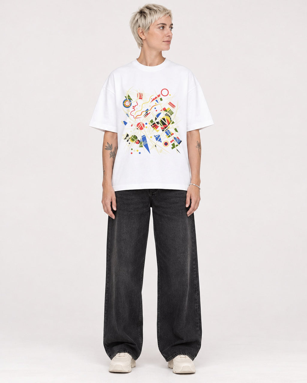 Mockup Boxy Heavyweight Tee White female full-body 48