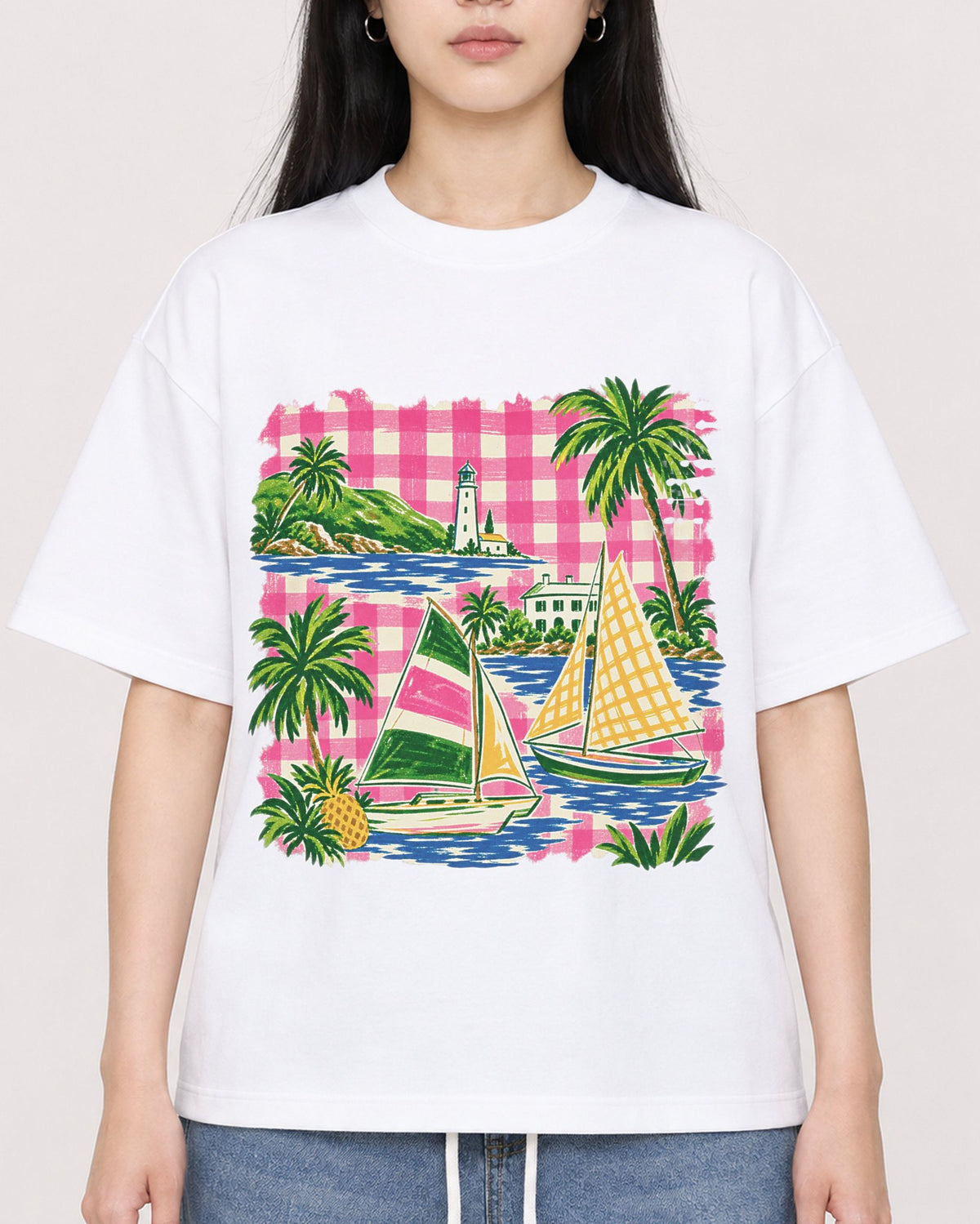 Mockup Boxy Heavyweight Tee White female close-up 01