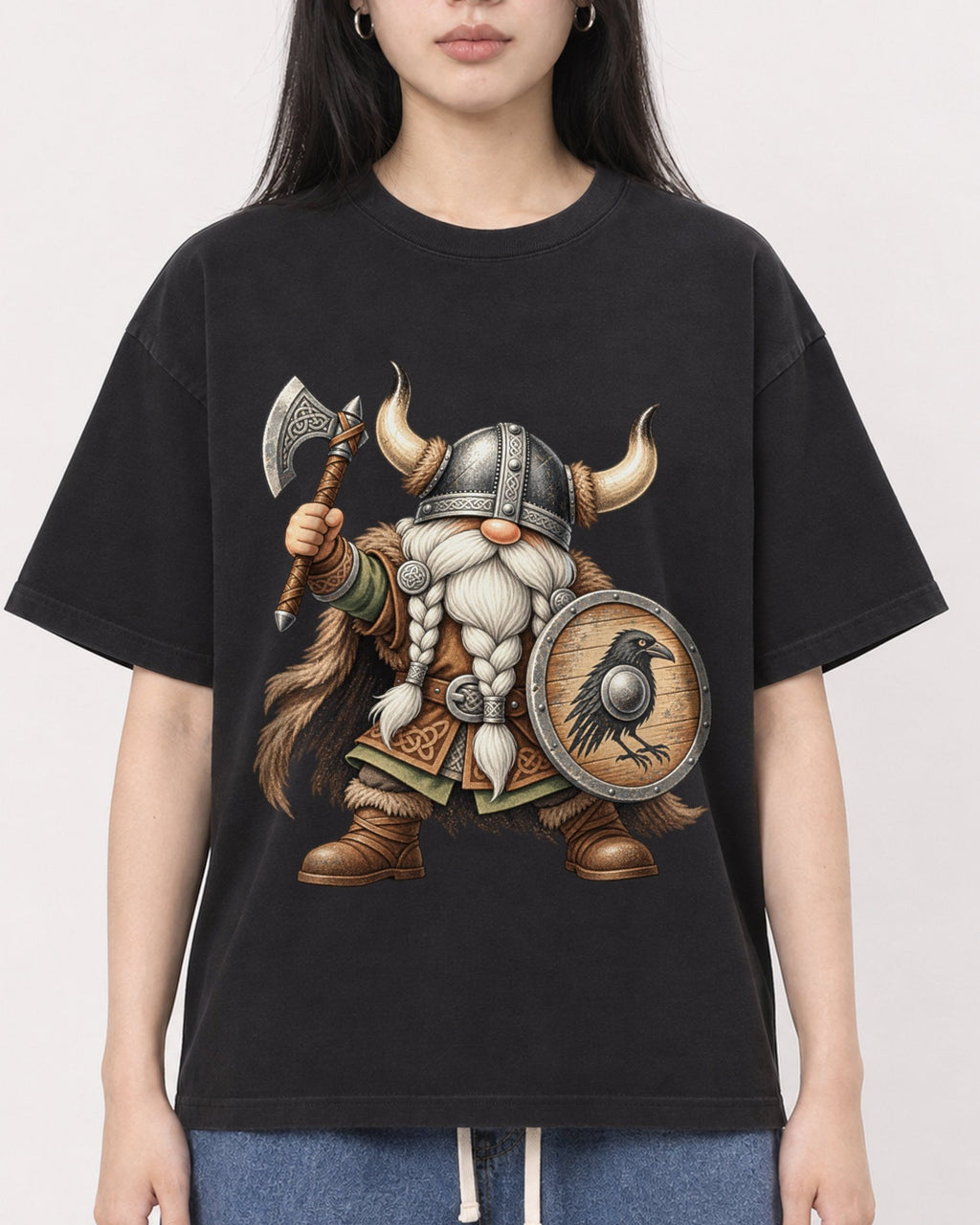 Mockup Boxy Heavyweight Tee Black female close-up 01