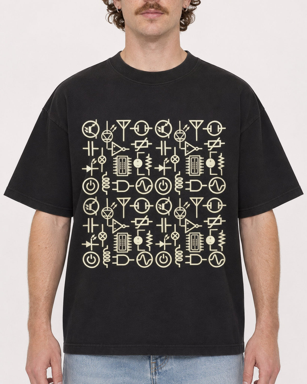 Mockup Boxy Heavyweight Tee Black male close-up 09