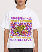 Mockup Boxy Heavyweight Tee White male close-up 30