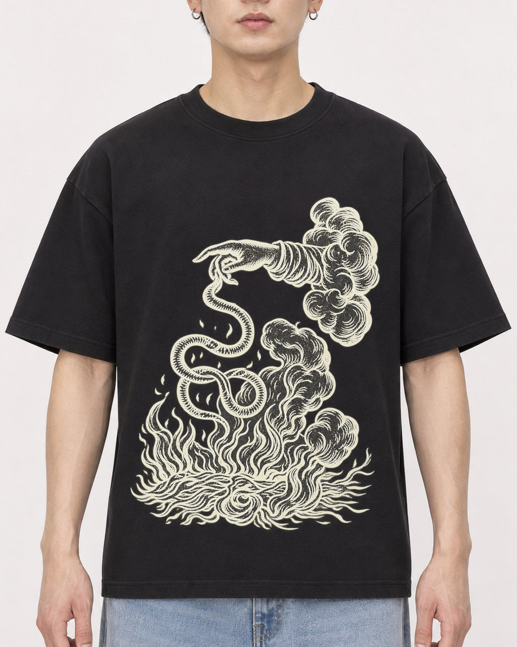 Mockup Boxy Heavyweight Tee Black male close-up 01