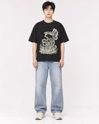 Mockup Boxy Heavyweight Tee Black male full-body 01