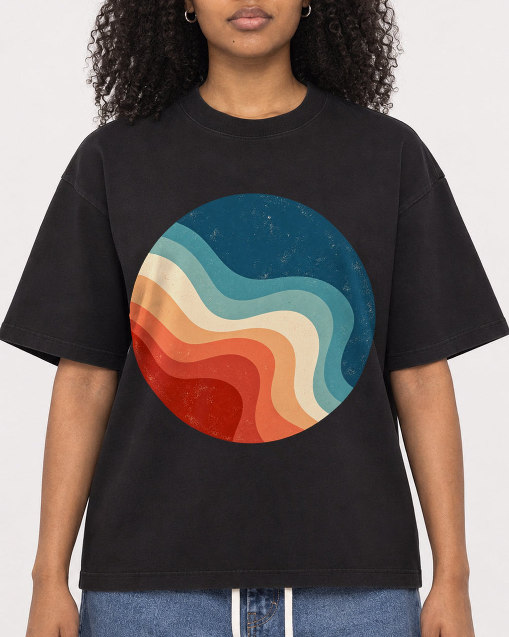 Mockup Boxy Heavyweight Tee Black female close-up 05