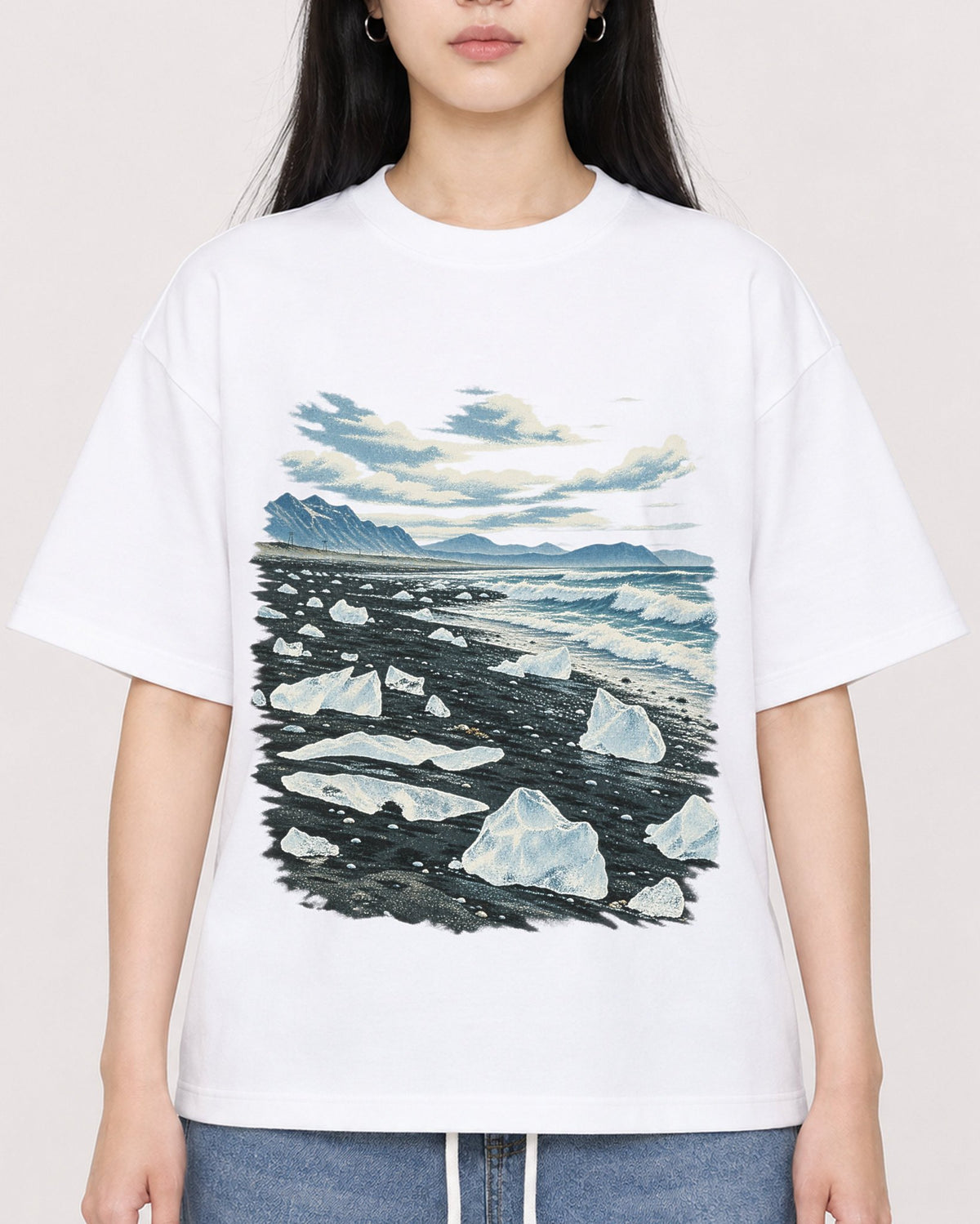 Mockup Boxy Heavyweight Tee White female close-up 01