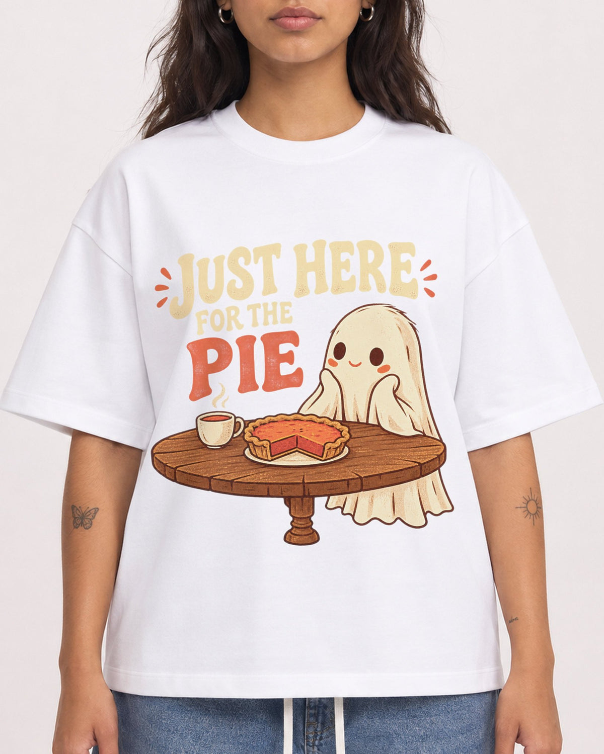 Mockup Boxy Heavyweight Tee White female close-up 06