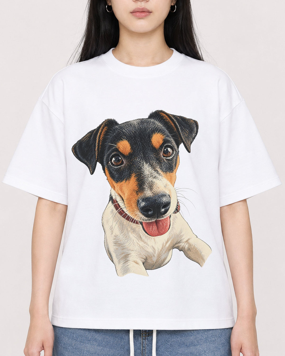 Mockup Boxy Heavyweight Tee White female close-up 01