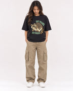 Mockup Boxy Heavyweight Tee Black female full-body 02