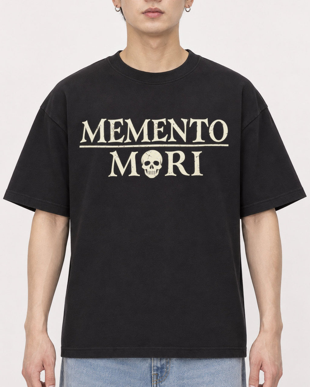 Mockup Boxy Heavyweight Tee Black male close-up 01