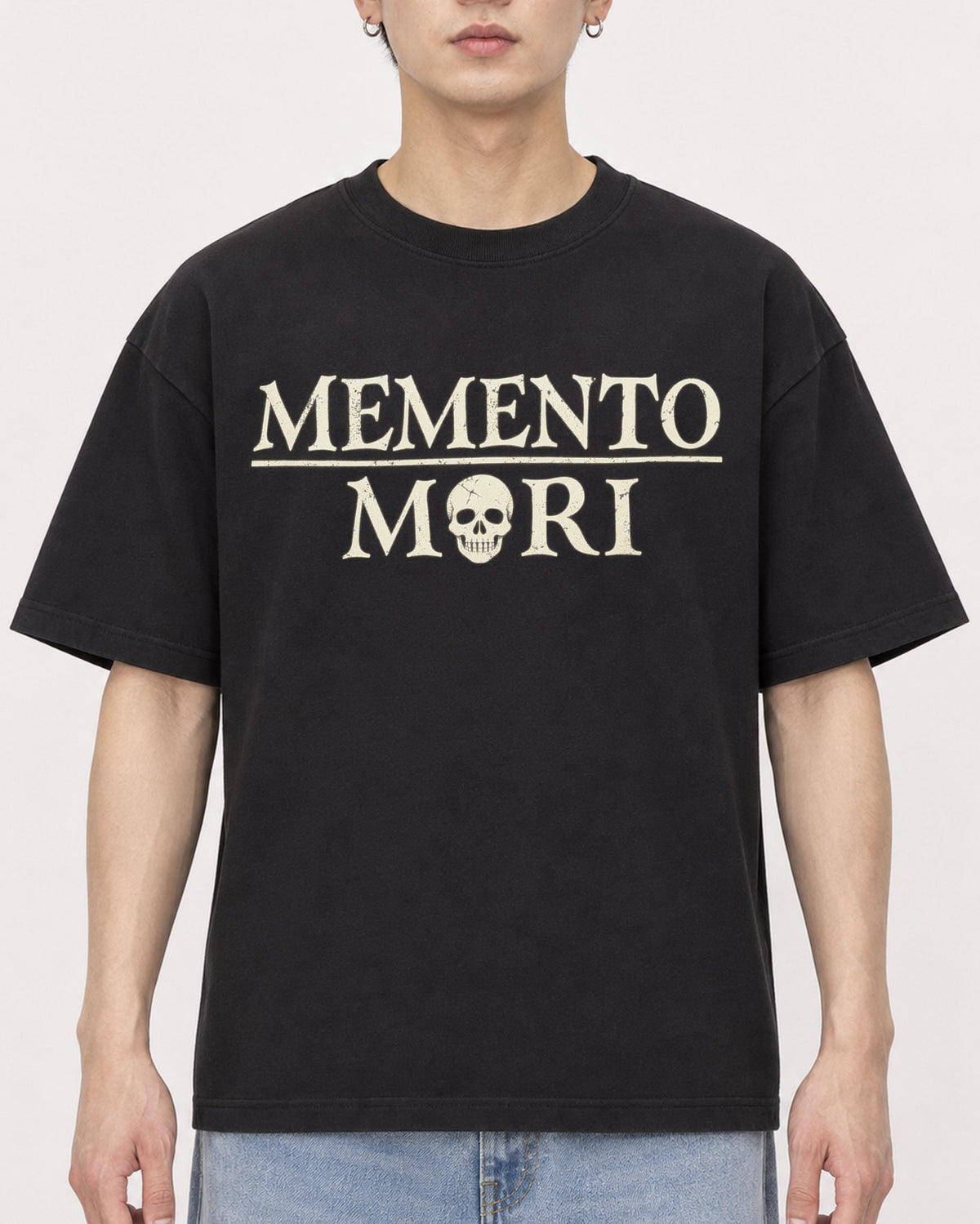 Mockup Boxy Heavyweight Tee Black male close-up 01