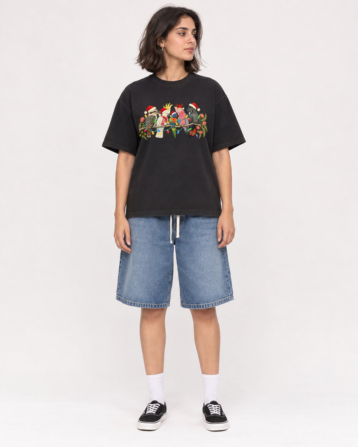 Mockup Boxy Heavyweight Tee Black female full-body 37