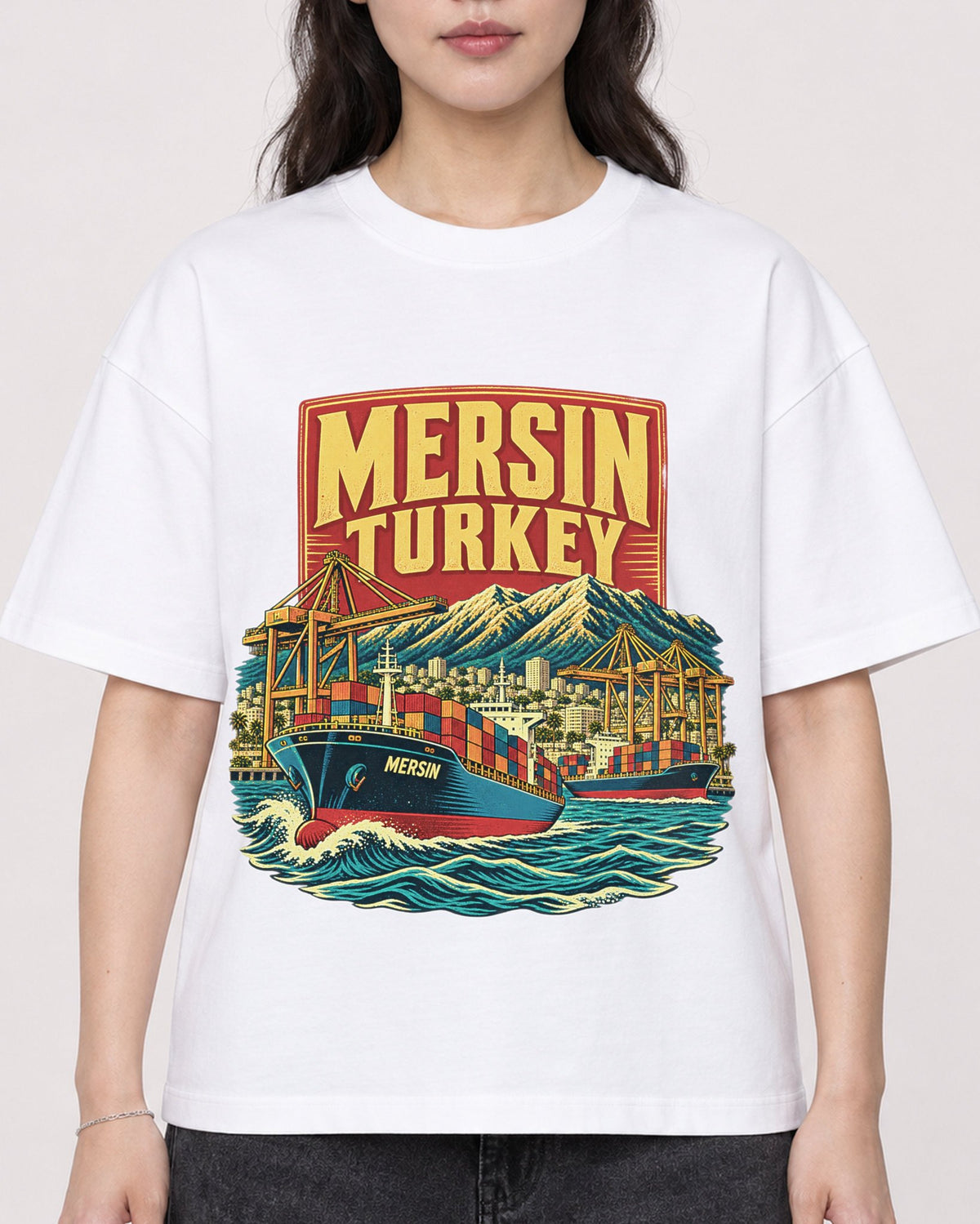 Mockup Boxy Heavyweight Tee White female close-up 03