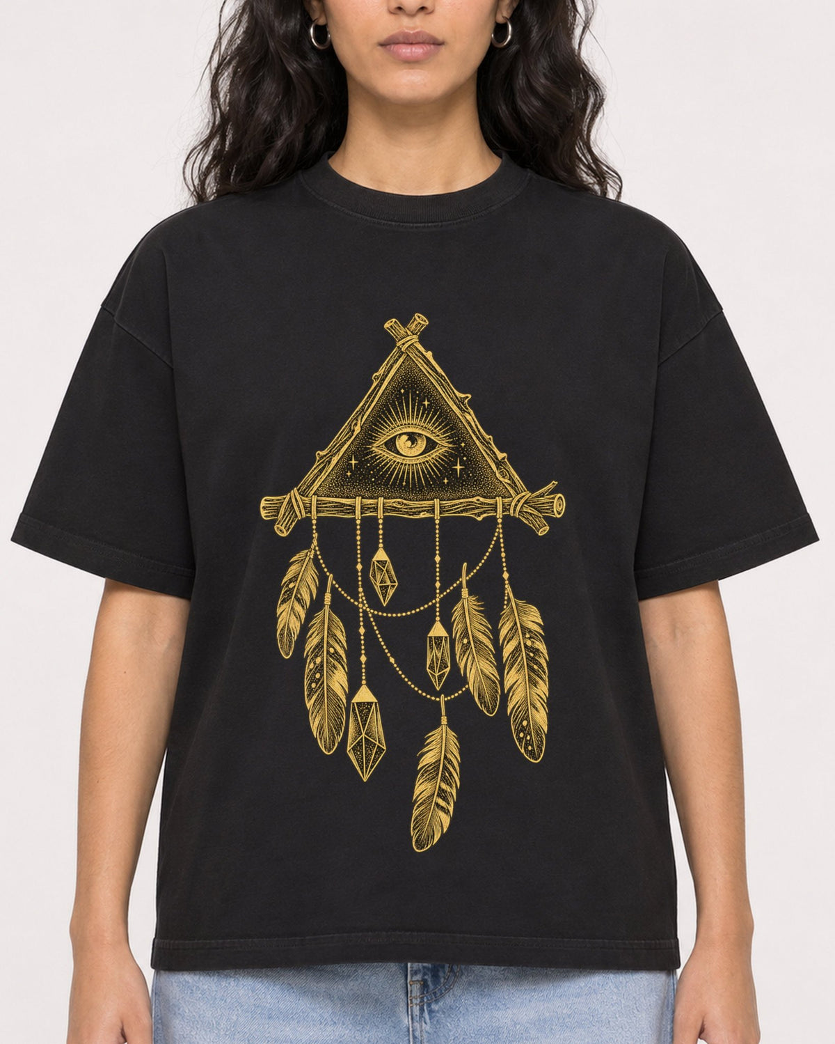 Mockup Boxy Heavyweight Tee Black female close-up 07