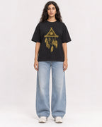 Mockup Boxy Heavyweight Tee Black female full-body 07