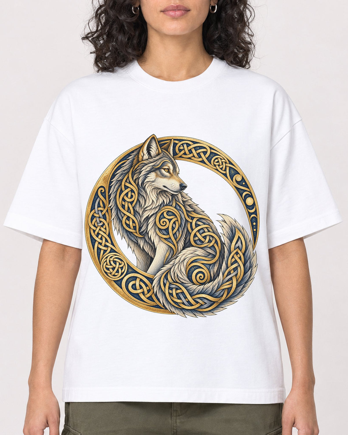 Mockup Boxy Heavyweight Tee White female close-up 27