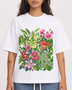Mockup Boxy Heavyweight Tee White female close-up 06
