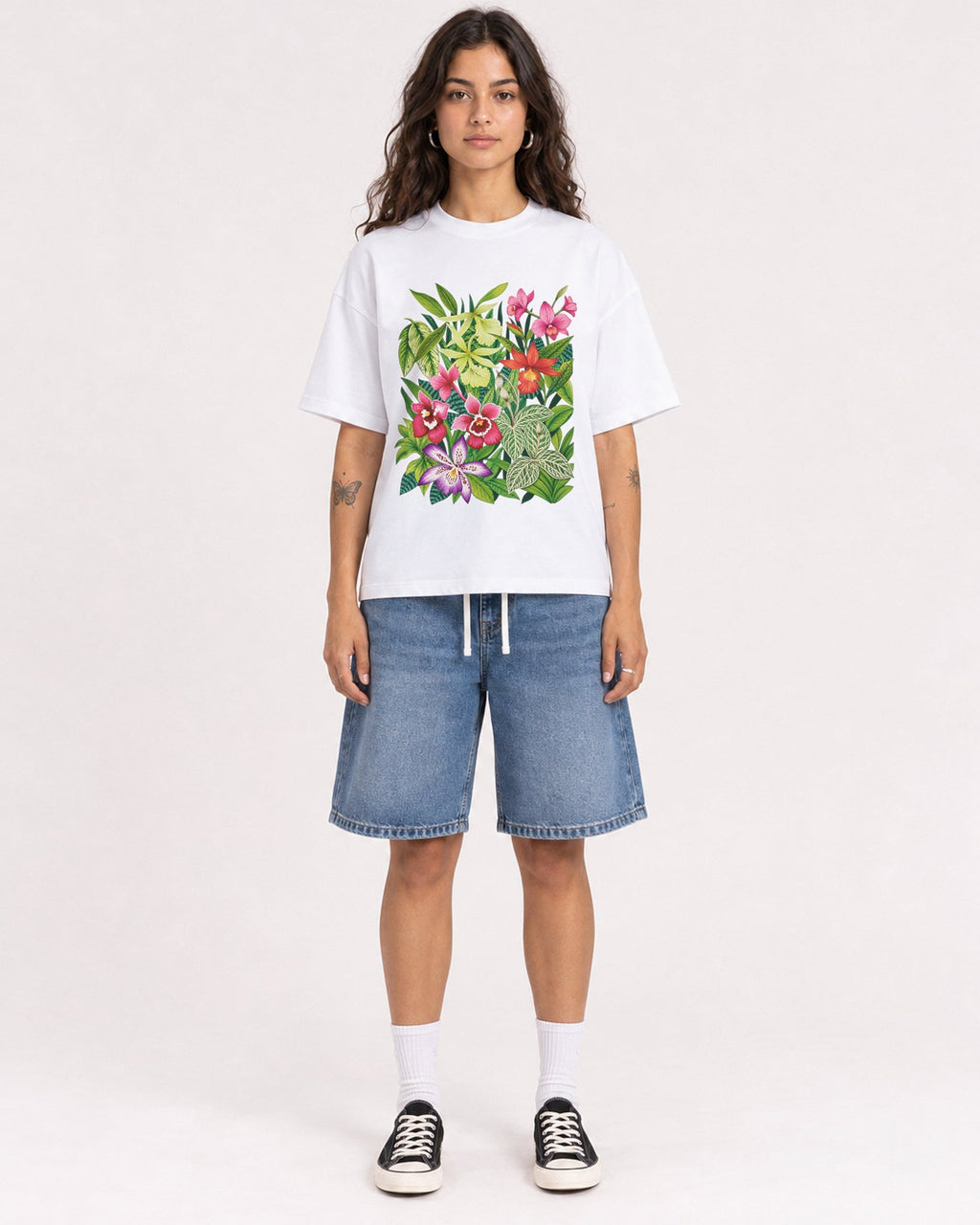 Mockup Boxy Heavyweight Tee White female full-body 06