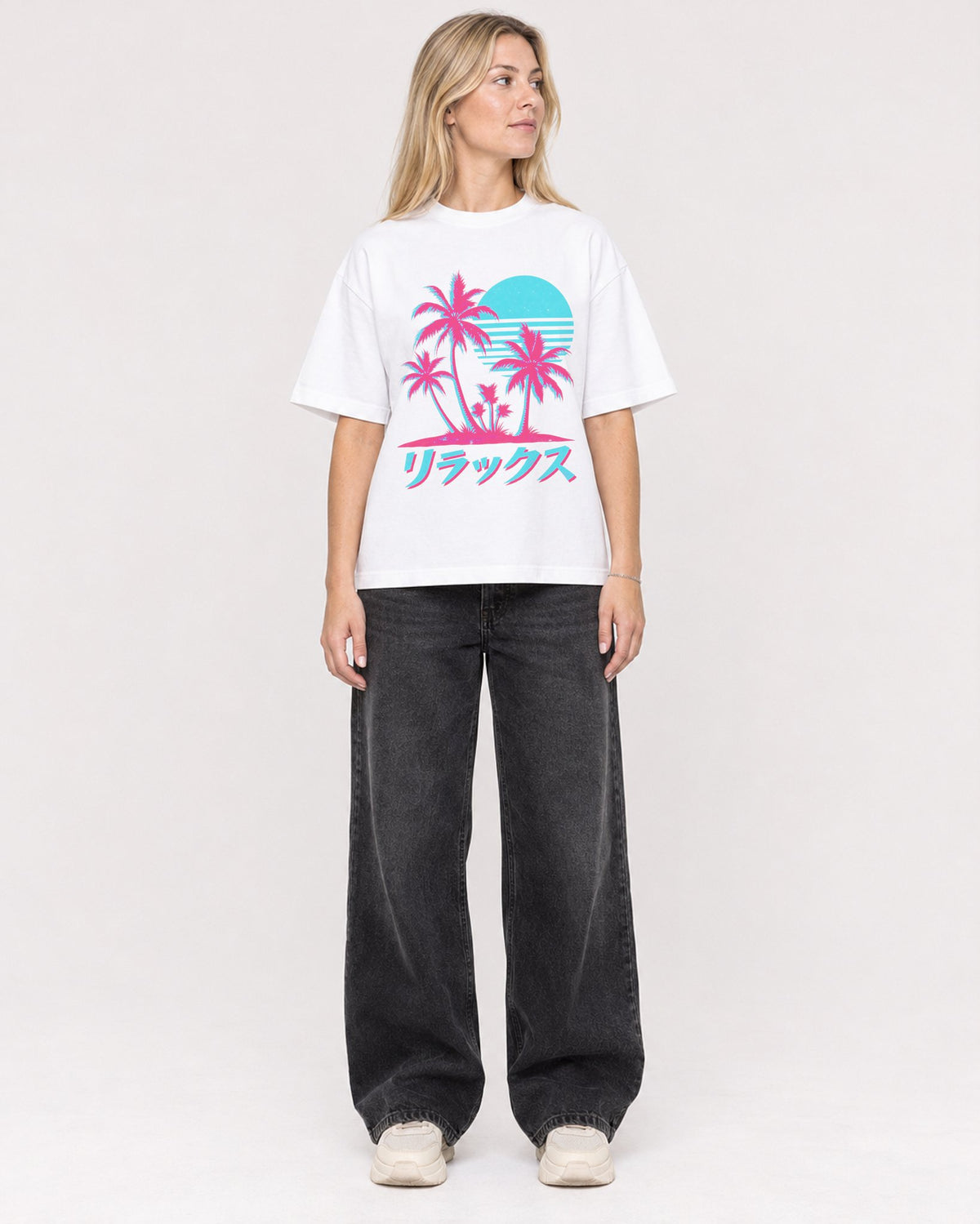 Mockup Boxy Heavyweight Tee White female full-body 08