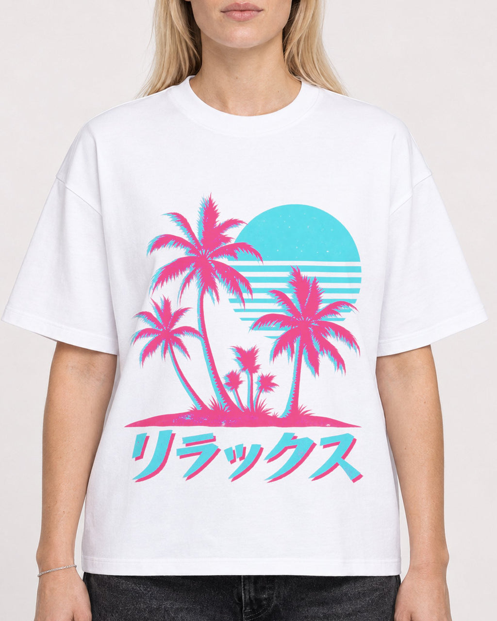 Mockup Boxy Heavyweight Tee White female close-up 08