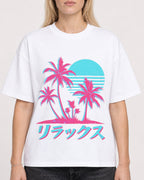 Mockup Boxy Heavyweight Tee White female close-up 08