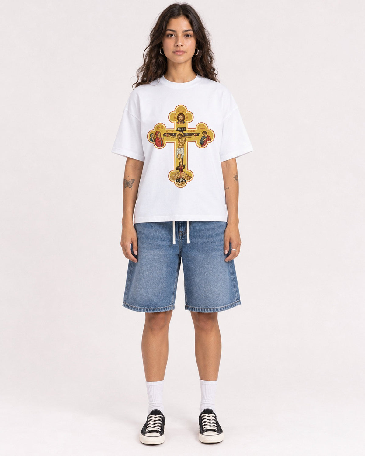 Mockup Boxy Heavyweight Tee White female full-body 06