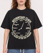 Mockup Boxy Heavyweight Tee Black female close-up 09