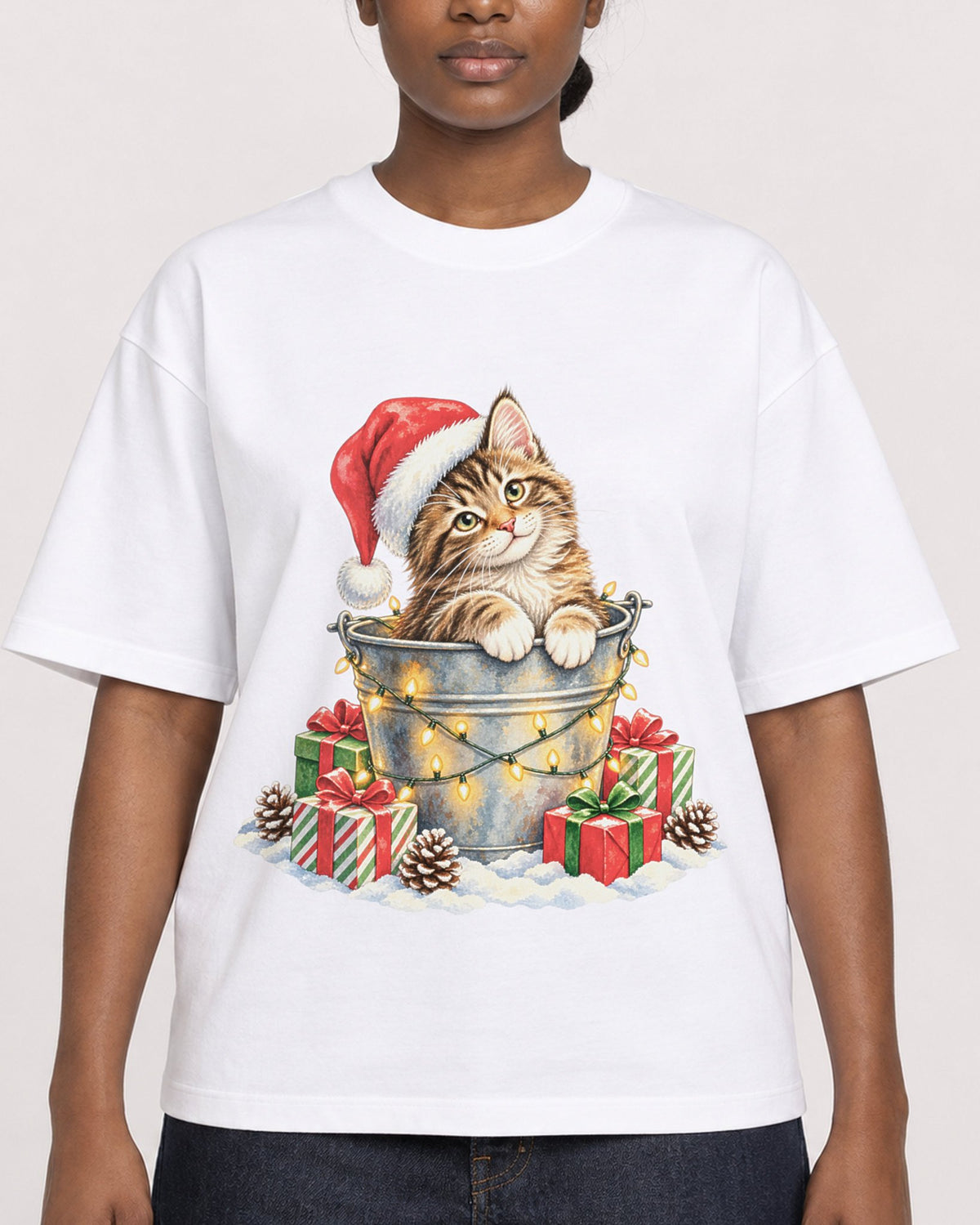 Mockup Boxy Heavyweight Tee White female close-up 34