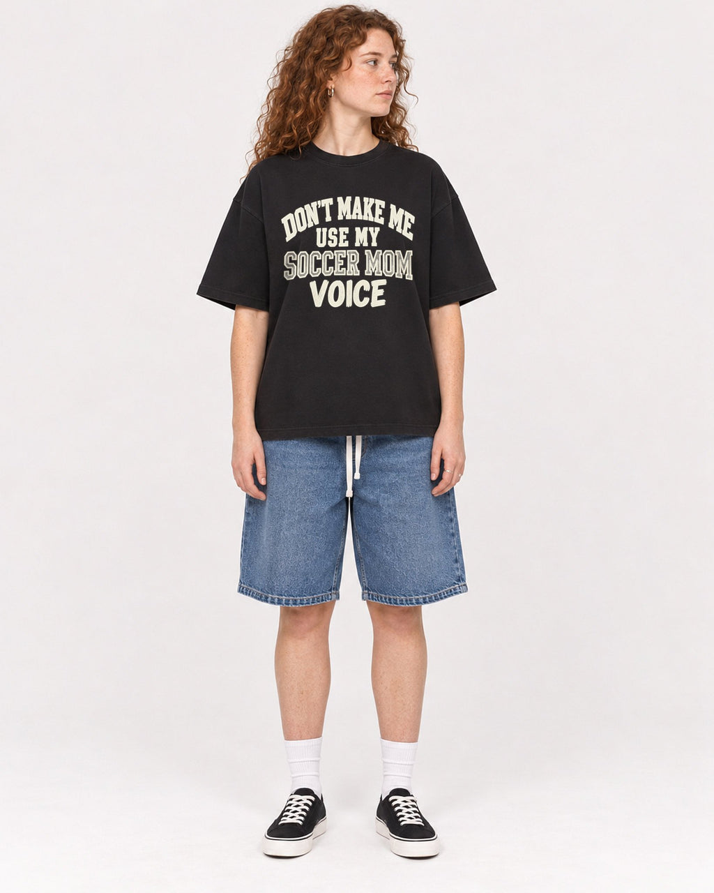 Mockup Boxy Heavyweight Tee Black female full-body 09