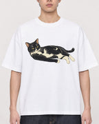 Mockup Boxy Heavyweight Tee White male close-up 01