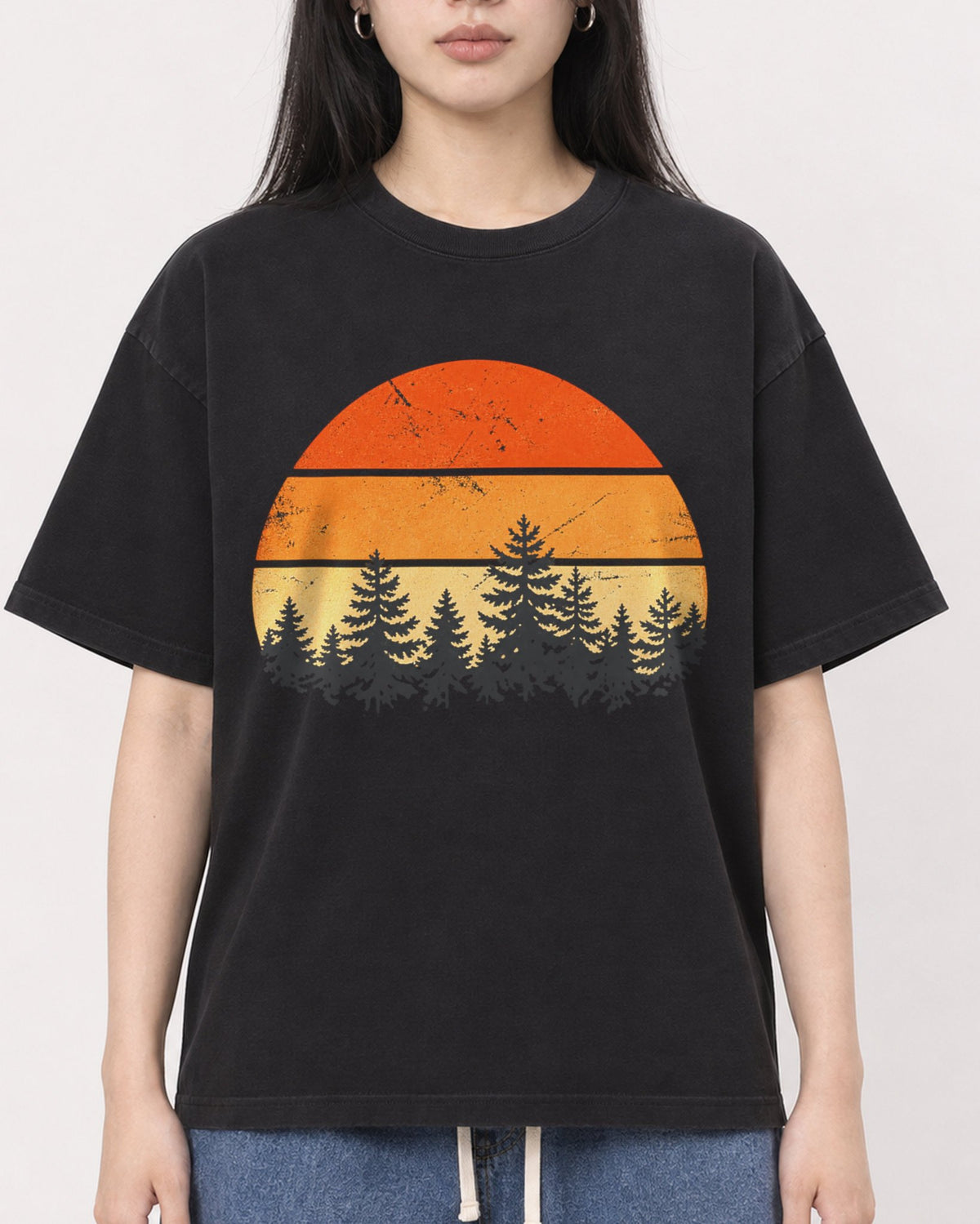 Mockup Boxy Heavyweight Tee Black female close-up 01