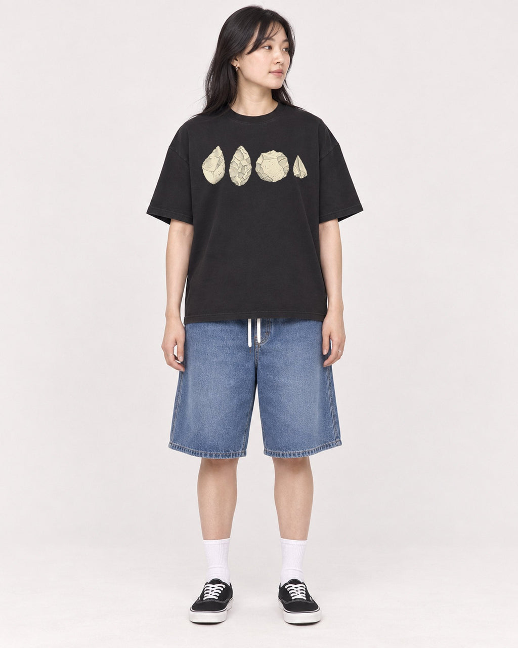 Mockup Boxy Heavyweight Tee Black female full-body 13