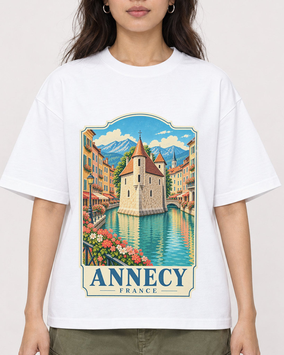 Mockup Boxy Heavyweight Tee White female close-up 02