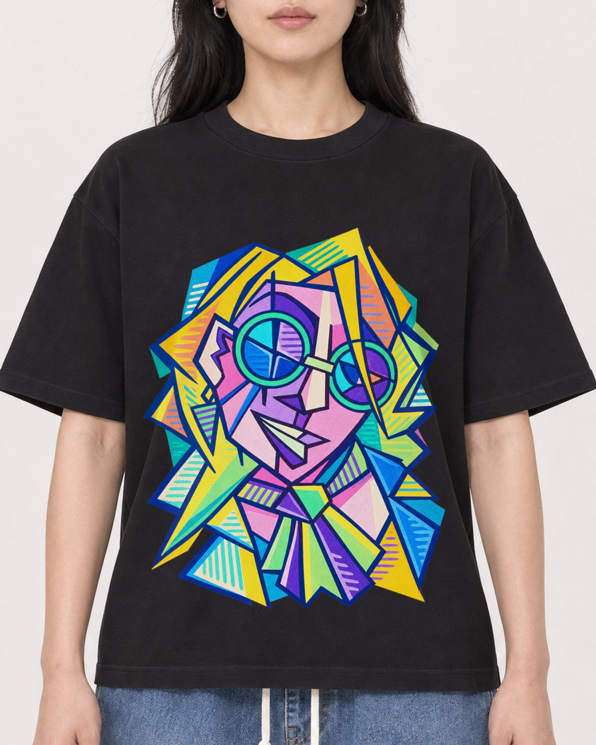 Mockup Boxy Heavyweight Tee Black female close-up 13
