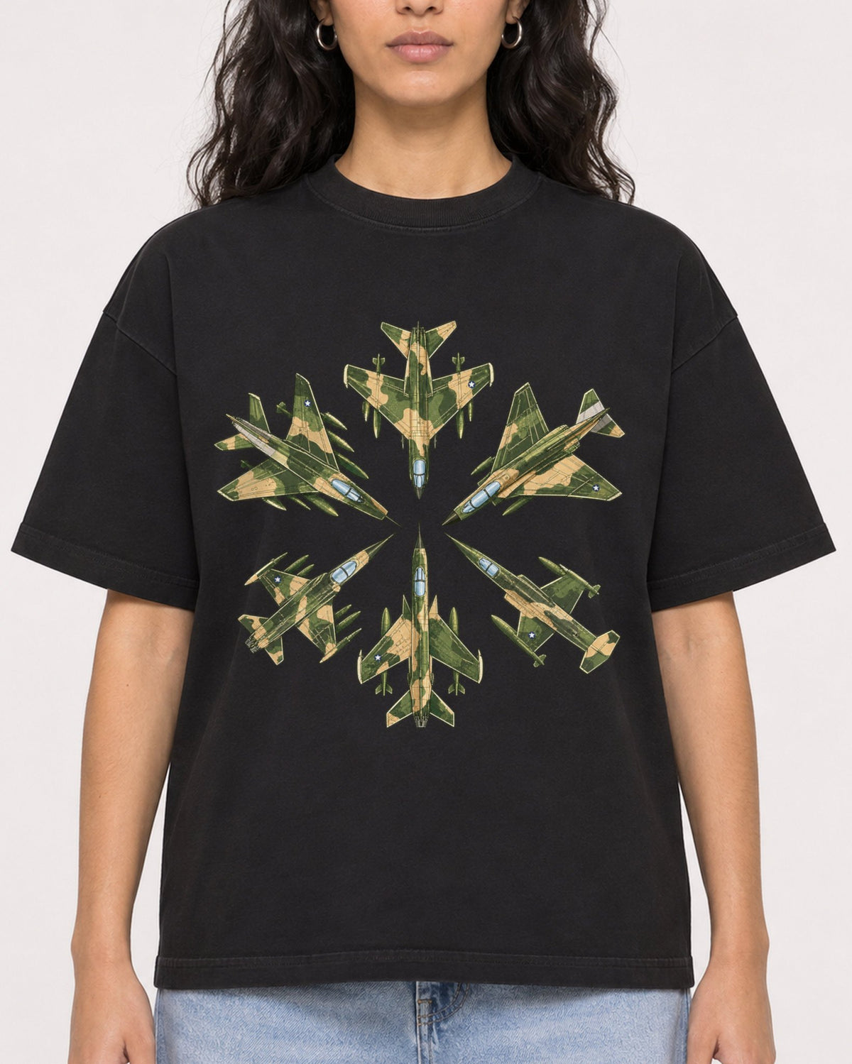 Mockup Boxy Heavyweight Tee Black female close-up 07