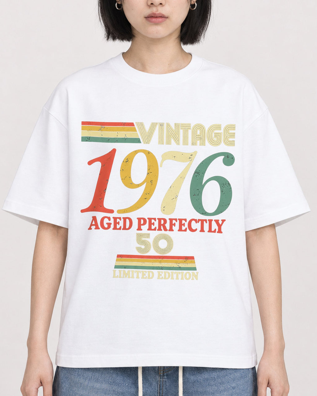 Mockup Boxy Heavyweight Tee White female close-up 11