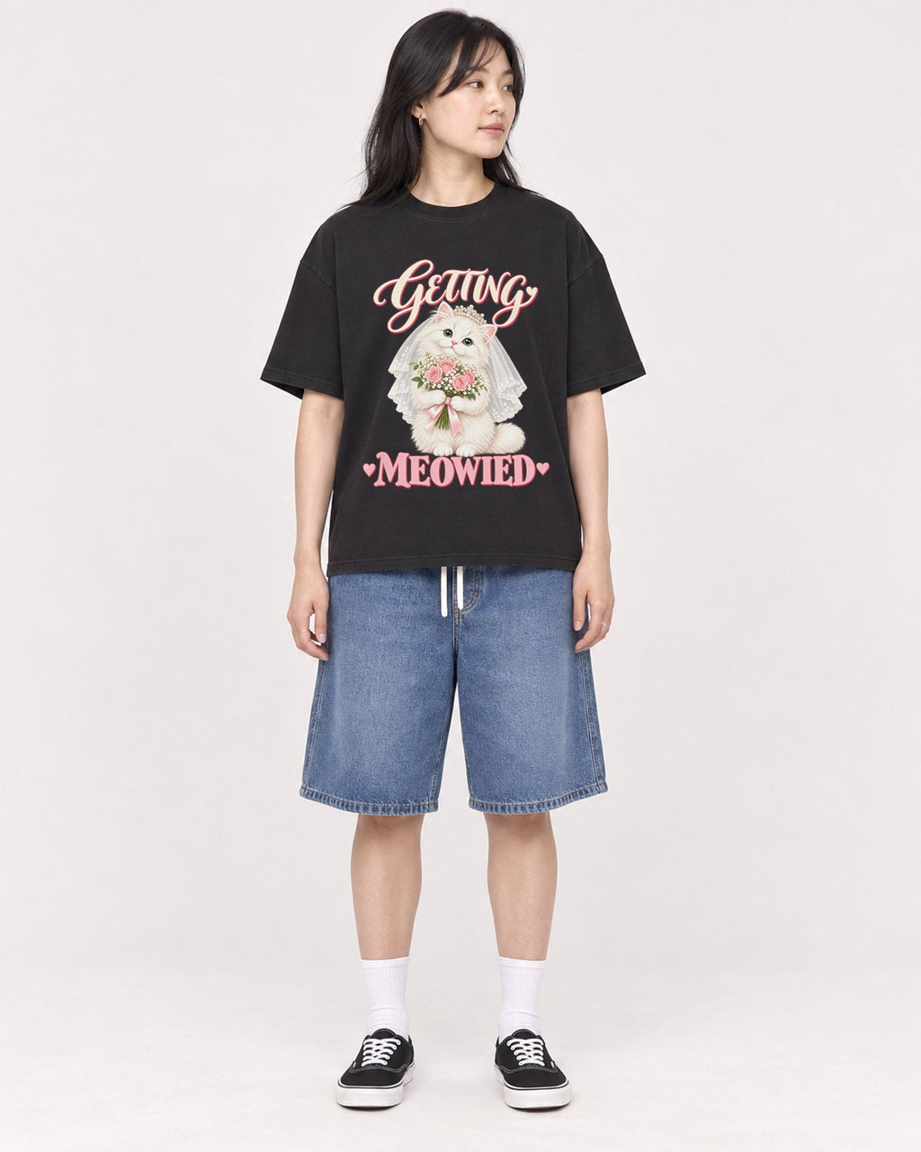 Mockup Boxy Heavyweight Tee Black female full-body 13