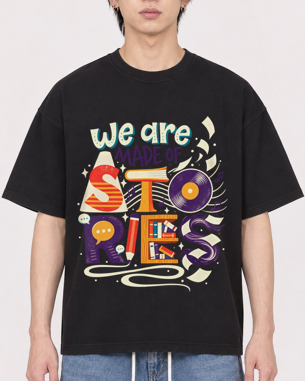 Mockup Boxy Heavyweight Tee Black male close-up 11