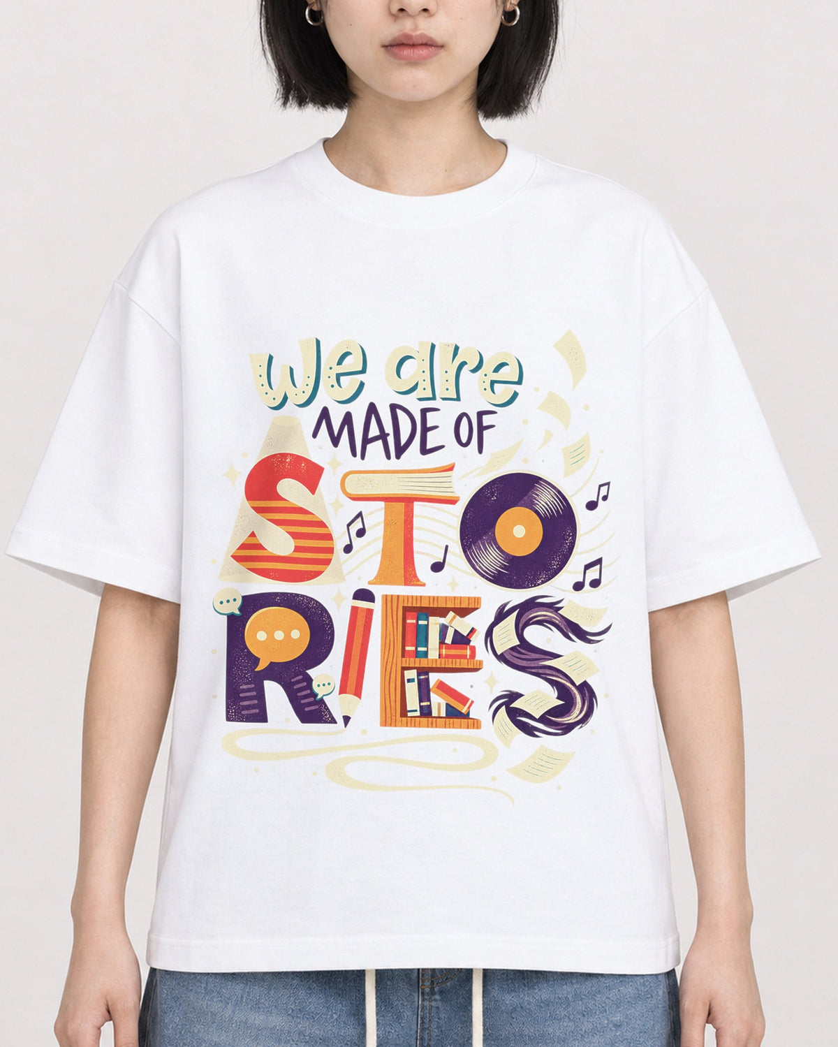 Mockup Boxy Heavyweight Tee White female close-up 11