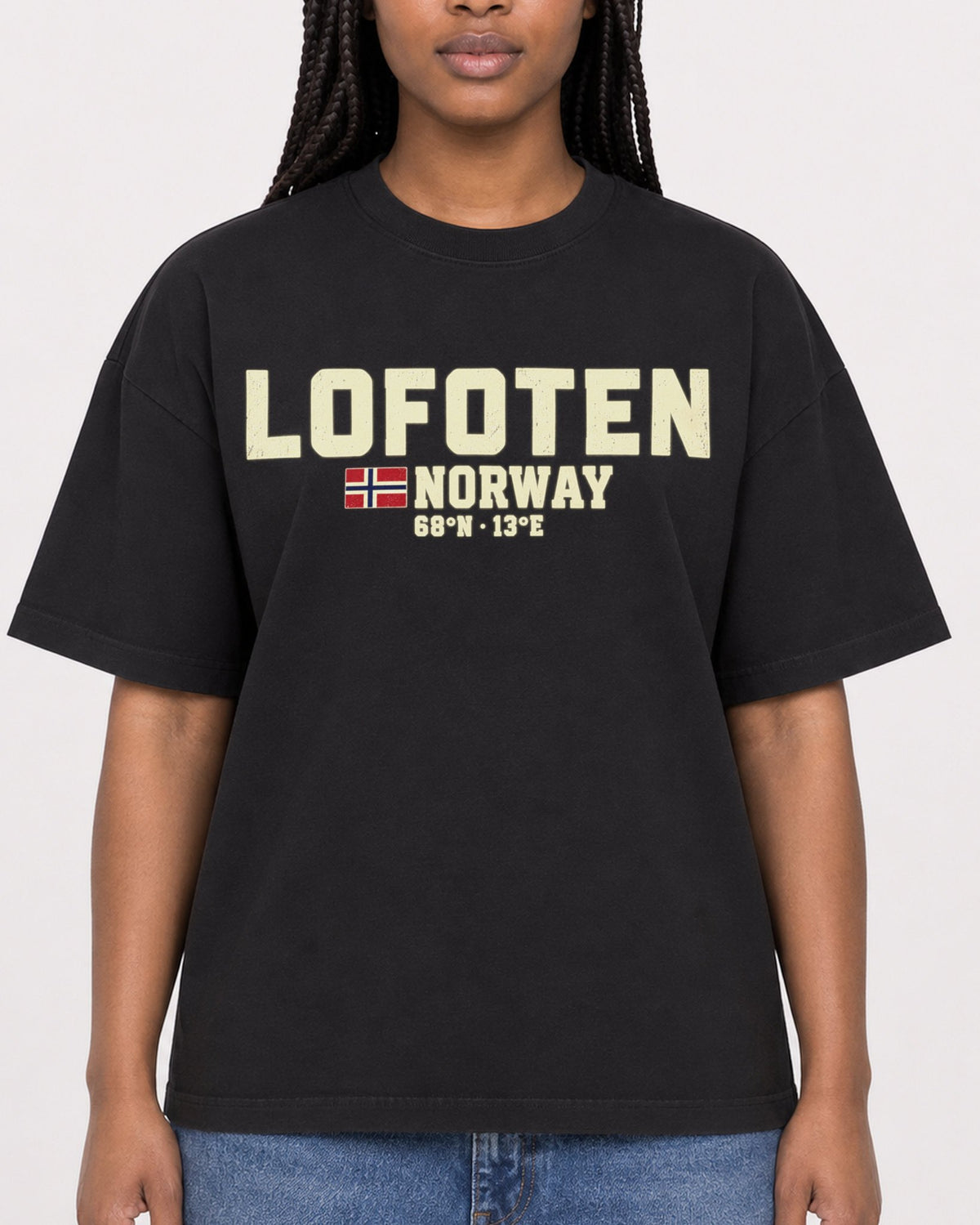 Mockup Boxy Heavyweight Tee Black female close-up 04