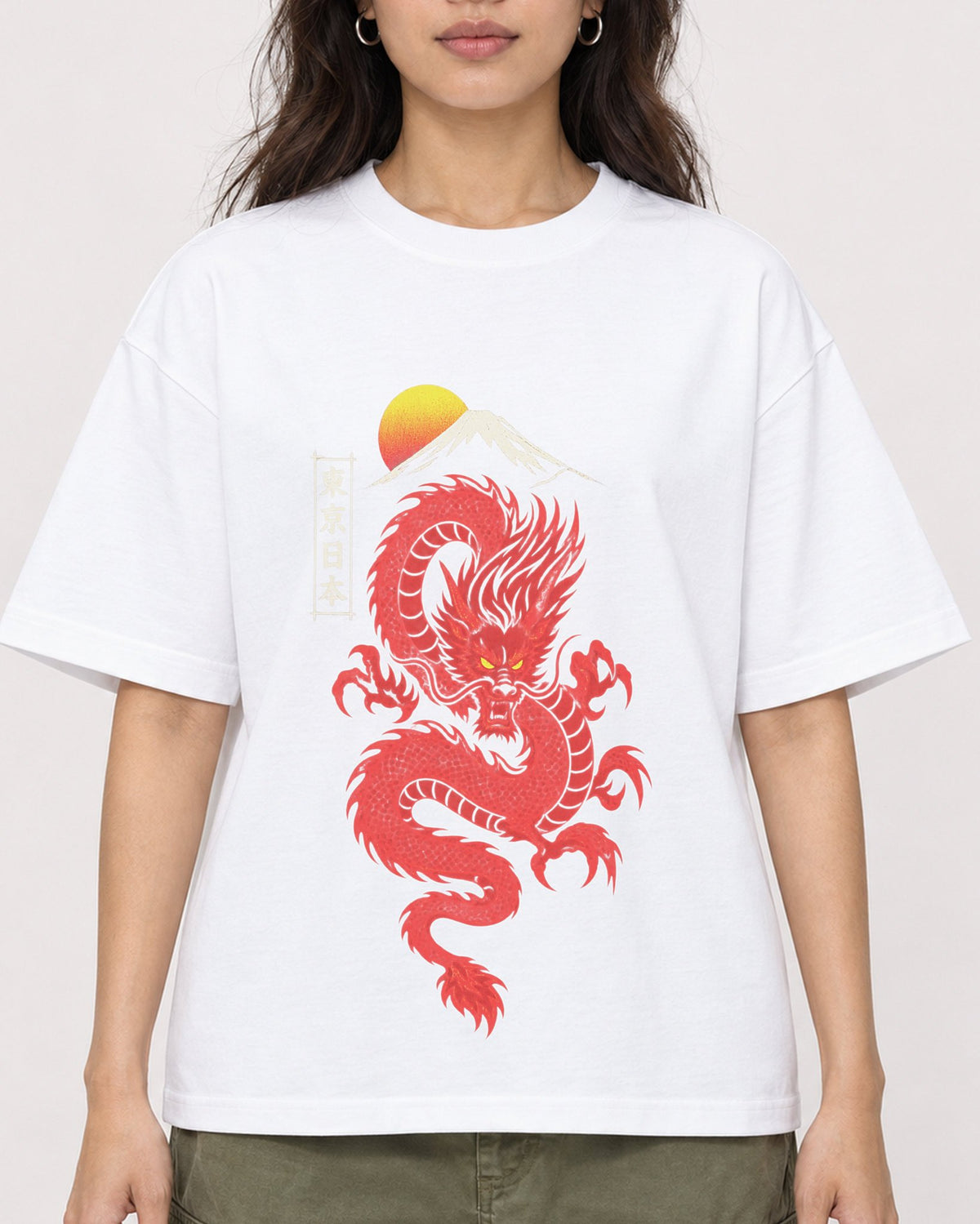 Mockup Boxy Heavyweight Tee White female close-up 02
