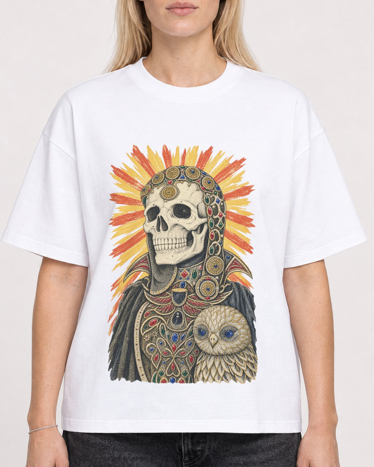 Mockup Boxy Heavyweight Tee White female close-up 08