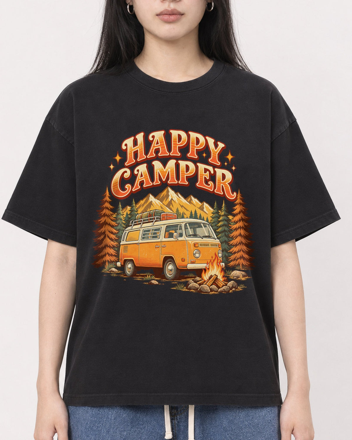 Mockup Boxy Heavyweight Tee Black female close-up 01
