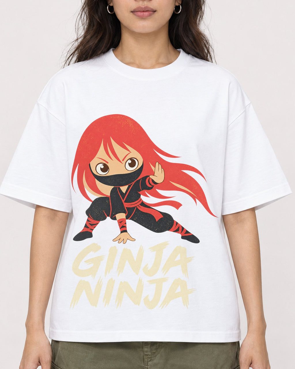 Mockup Boxy Heavyweight Tee White female close-up 02