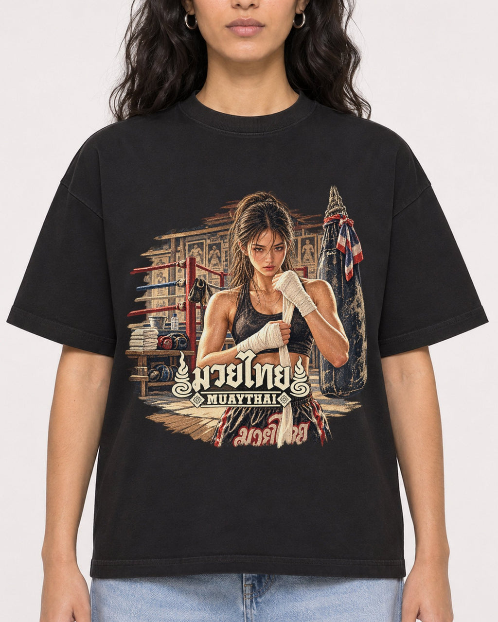 Mockup Boxy Heavyweight Tee Black female close-up 07