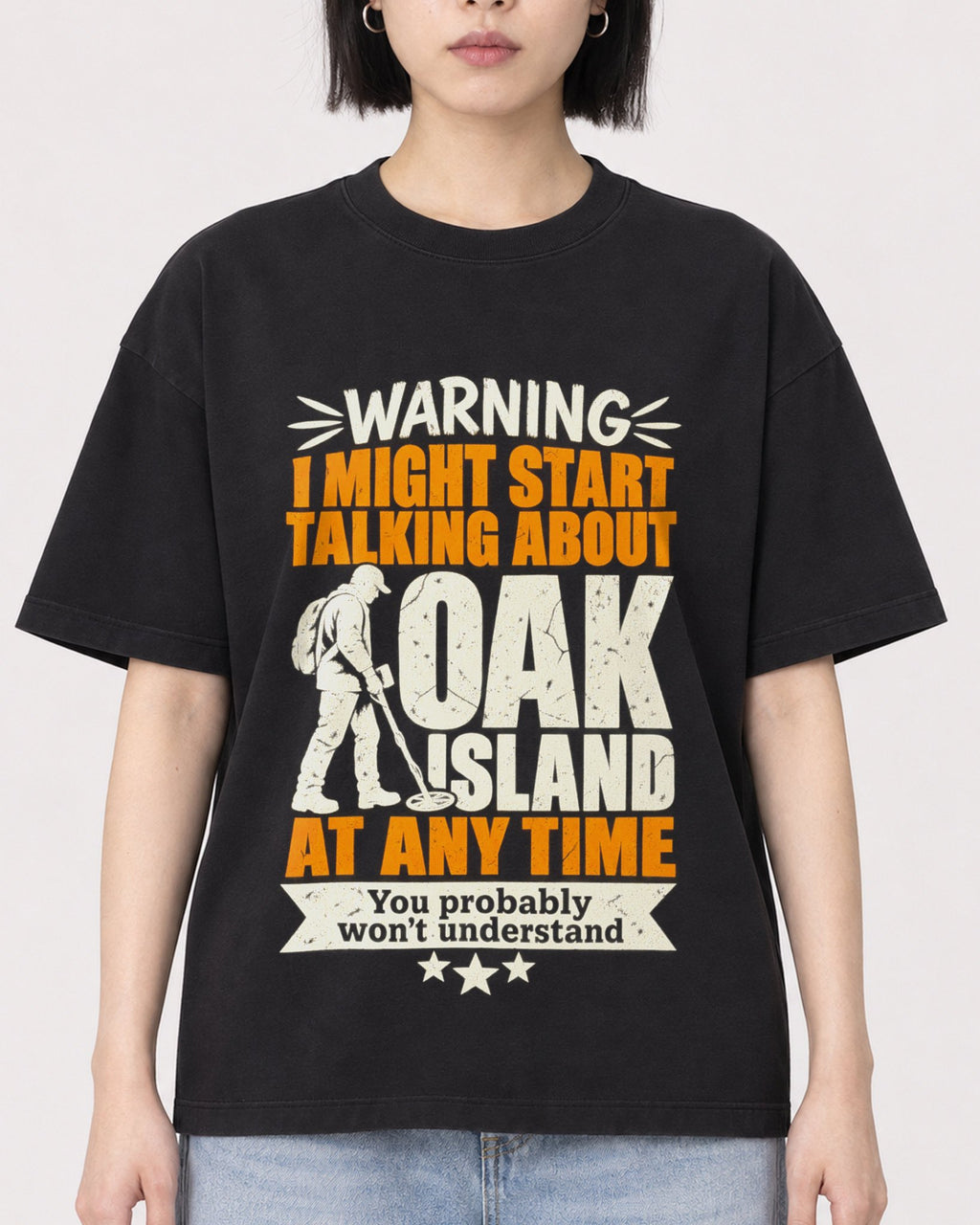 Mockup Boxy Heavyweight Tee Black female close-up 11
