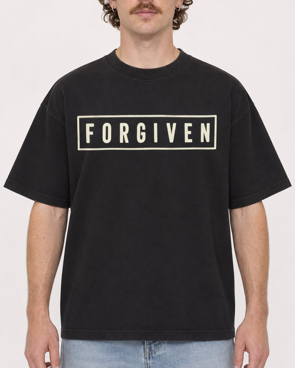 Mockup Boxy Heavyweight Tee Black male close-up 09