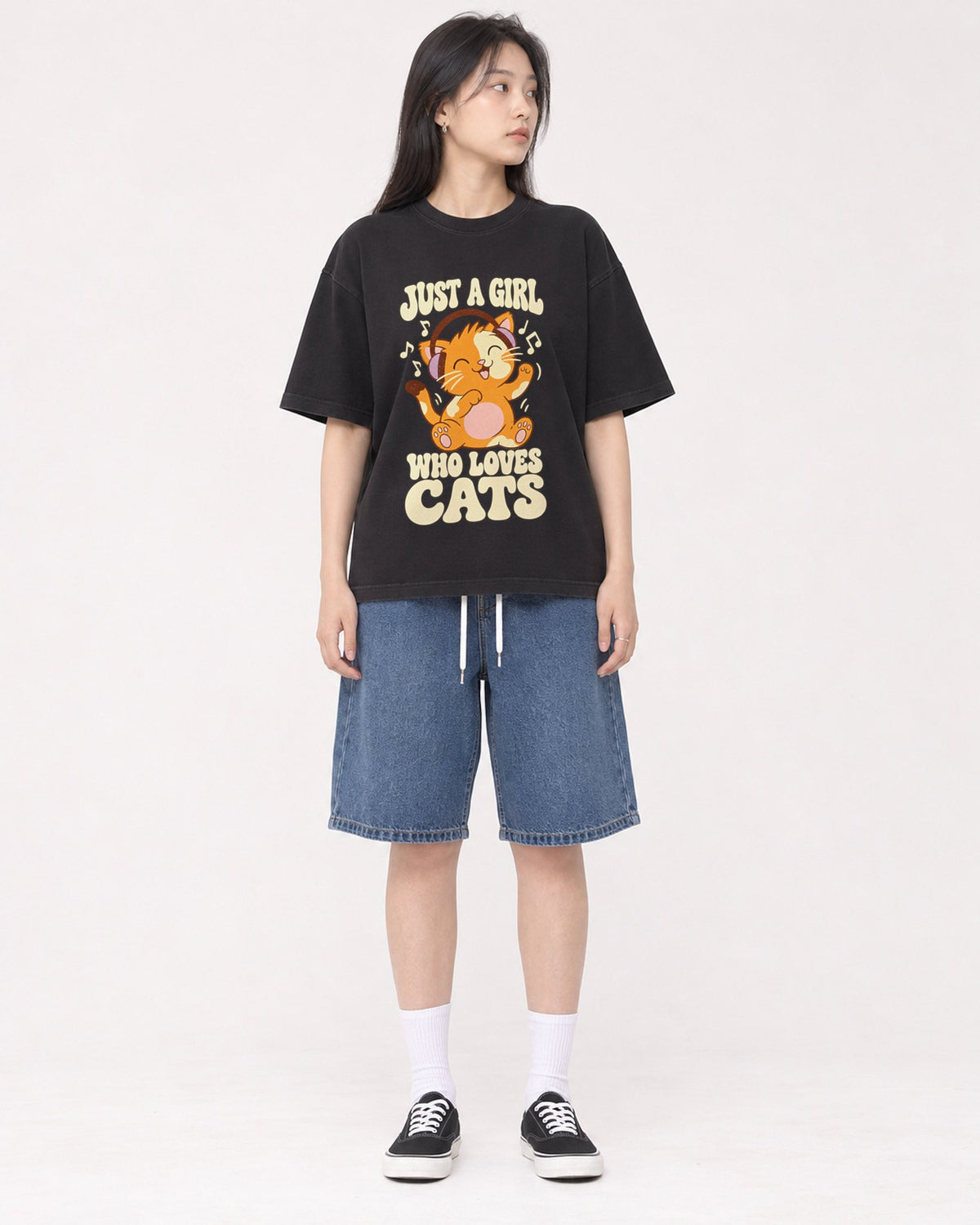 Mockup Boxy Heavyweight Tee Black female full-body 01