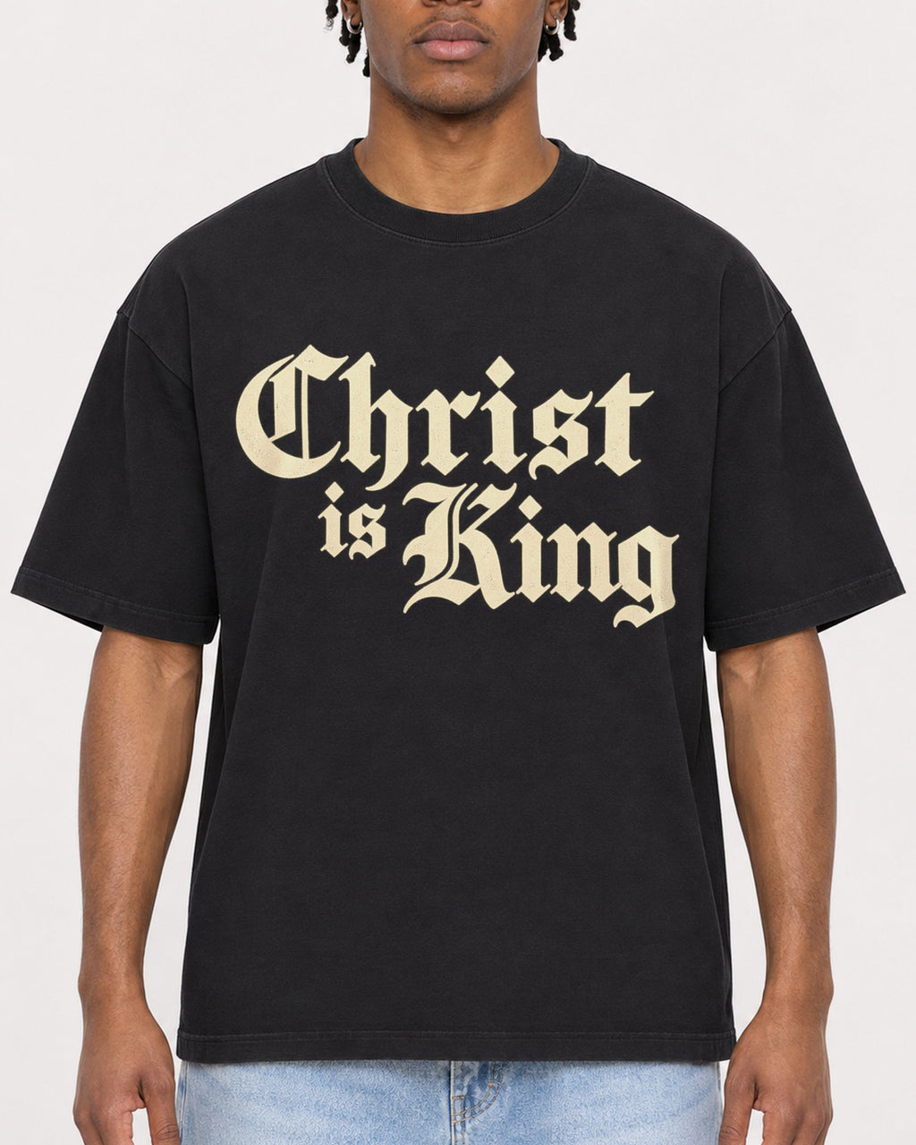 Mockup Boxy Heavyweight Tee Black male close-up 05